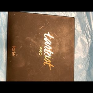 Tarteist pro eyeshadows palette.